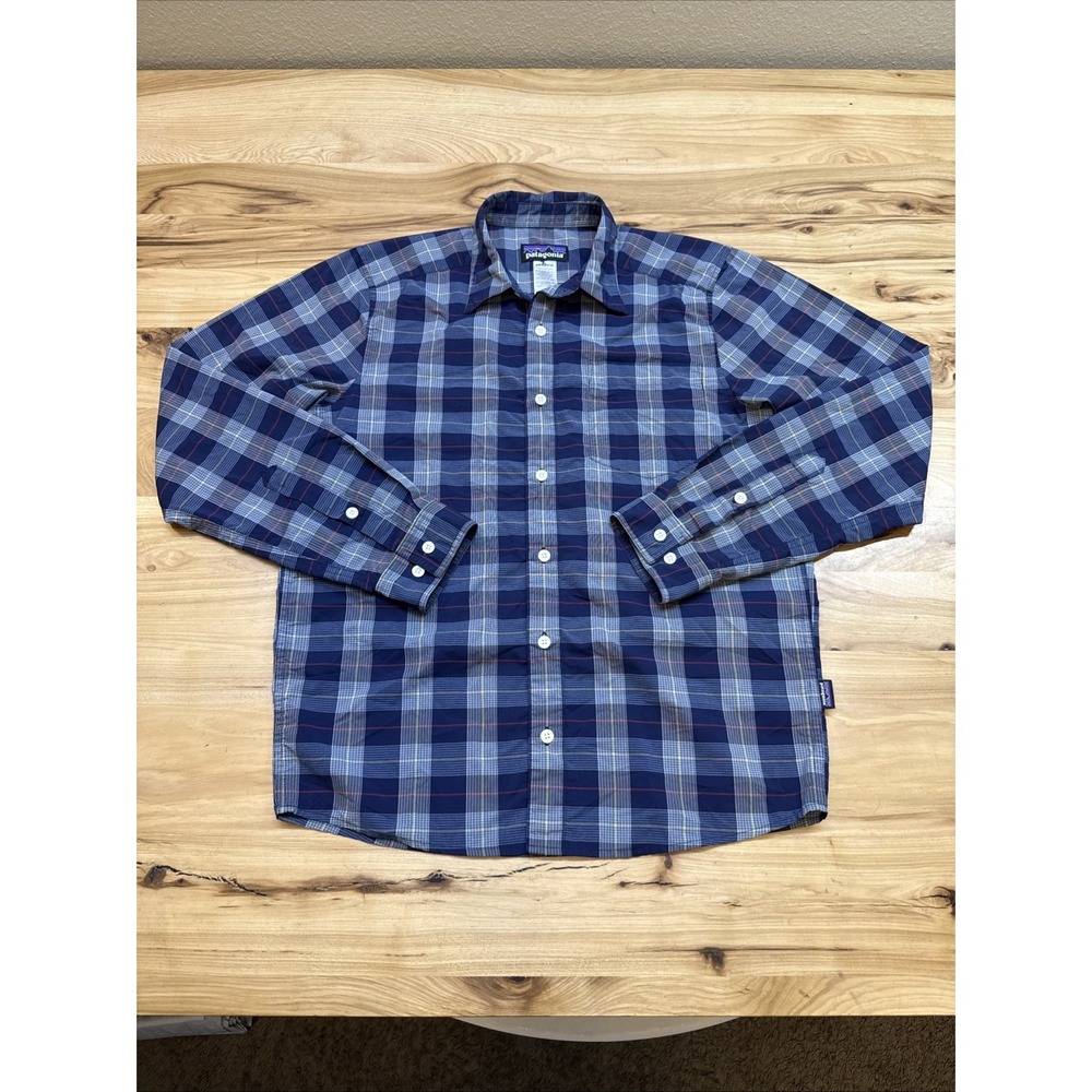 Patagonia Mens XS Blue Plaid Long Sleeve Button Front Lightweight Camp Shirt